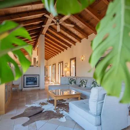 Vila Pangur-ban By Aura Collection