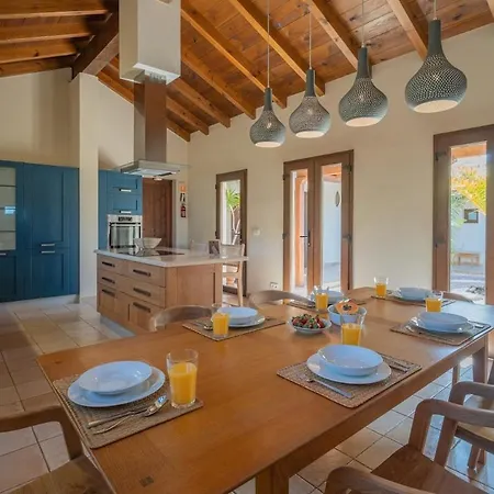 Villa Pangur-ban By Aura Collection