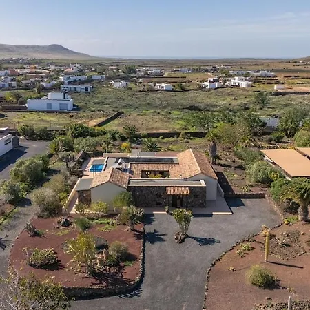 Vila Pangur-ban By Aura Collection