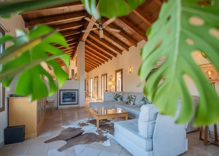 Villa Pangur-ban By Aura Collection