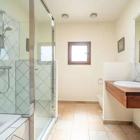 Pangur-ban By Aura Collection ヴィラ